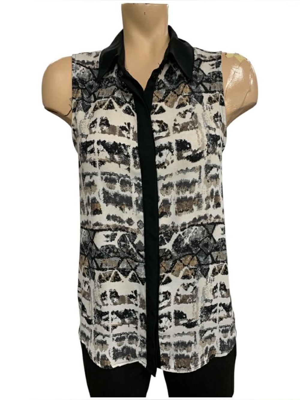 Mossimo Supply Co. Sleeveless Printed Button-Front Top Black, White & Tan Size M